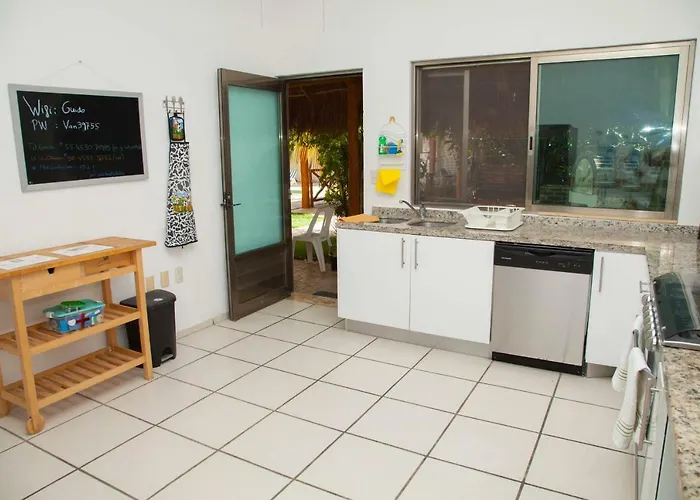 Beautiful Private For 16 Pax With Garden, Bbq And Pool, Сasa de vacaciones